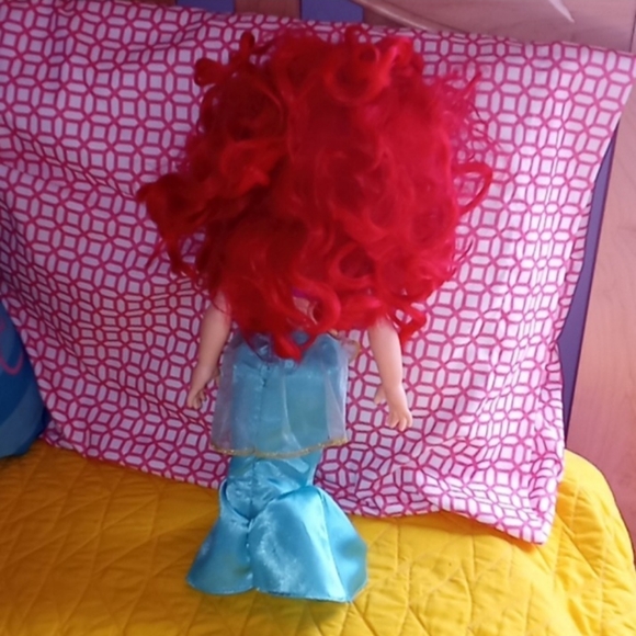 Disney Princess Dolls Bundle of 3 The Little Mermaid, Belle and Elsa - Picture 8 of 9